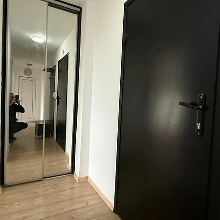 Cityair Apartment-airport&center Easy Access Apartamento