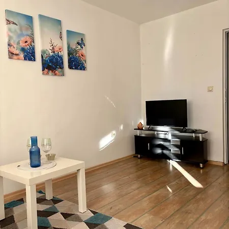 Cityair Apartment-airport&center Easy Access Apartamento